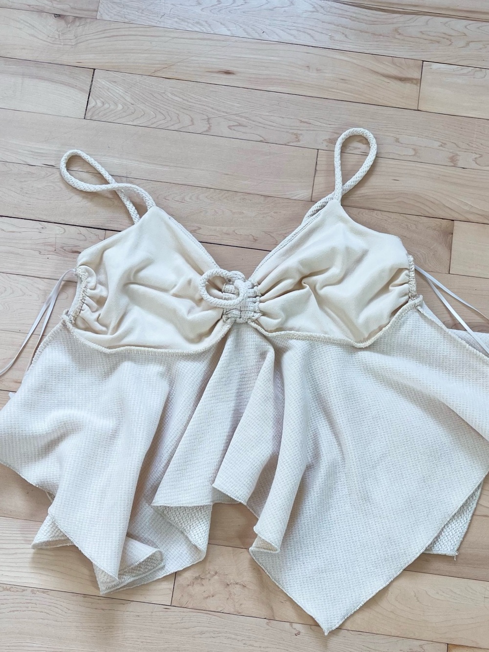 gaze Cream Tie-Front Handkerchief Hem Camisole - Picture 4 of 6
